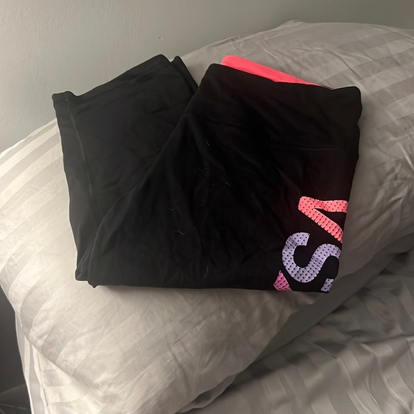 Victoria's Secret Pants - VSX Victoria’s Secret Sport Capri’s Sz: L